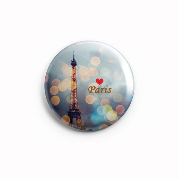 AVI Pin- up Badge Paris Eiffel Tower Travel Souvenir Regular Size 58mm R8002053