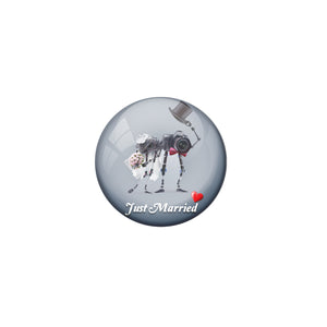 AVI Metal Pin Badges With Just married Couple Design